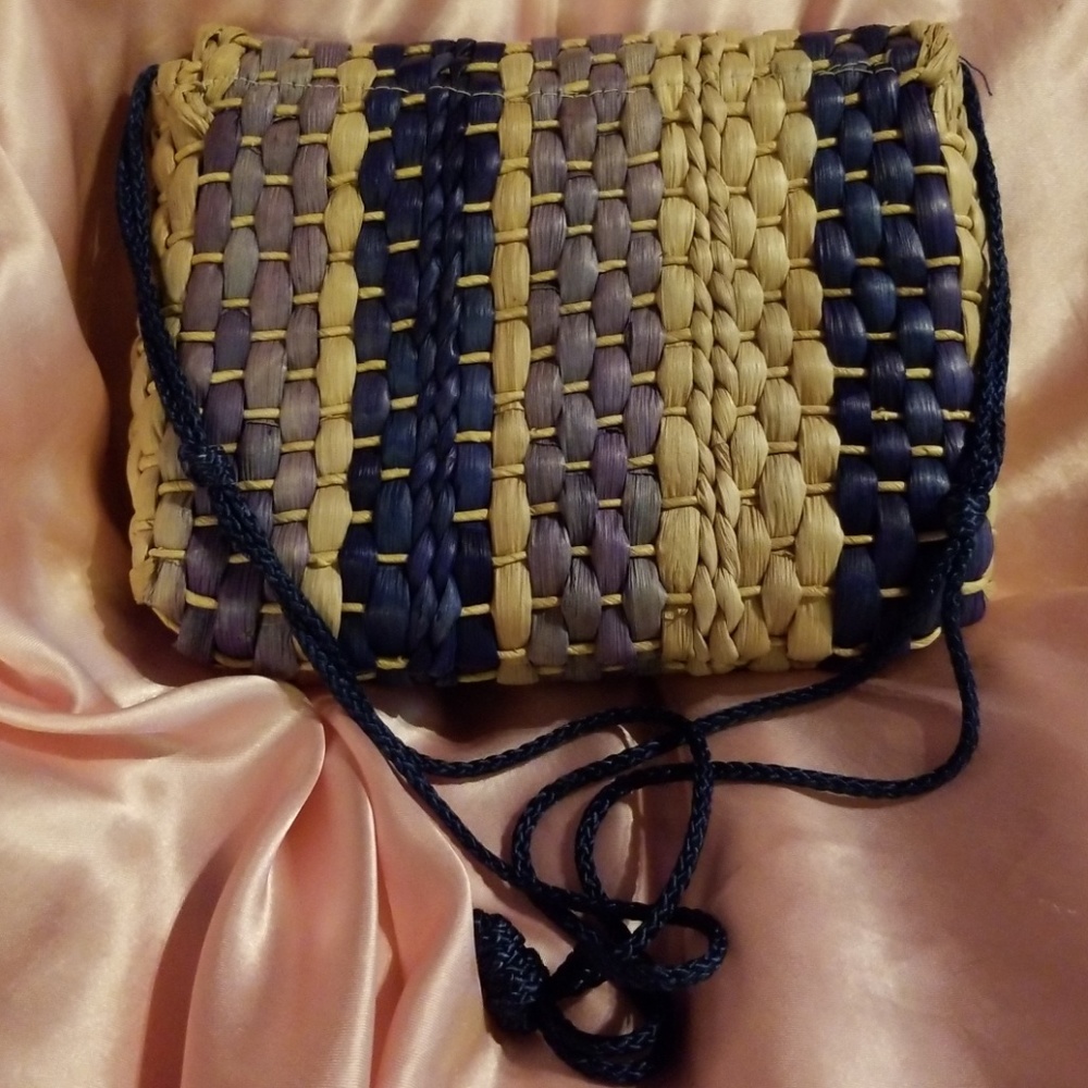 Wicker Purse - Picture 2 of 3